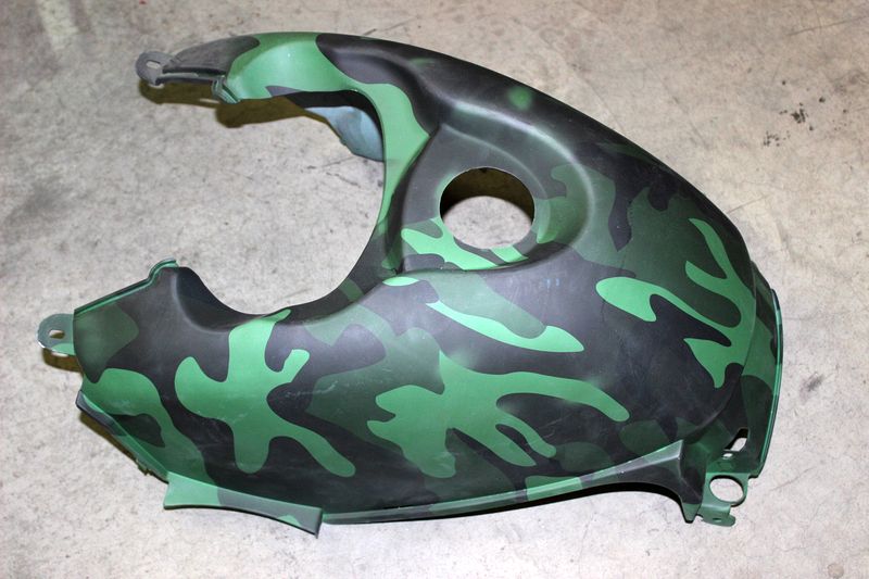 облицовка бензобака верхняя задняя (зеленый камуфляж) - CF500
