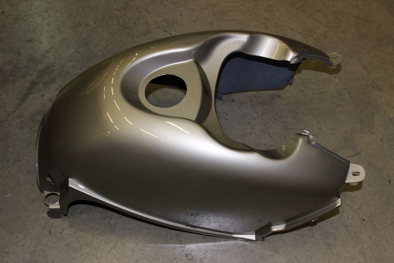 облицовка бензобака верхняя задняя (серый металлик) - CF500